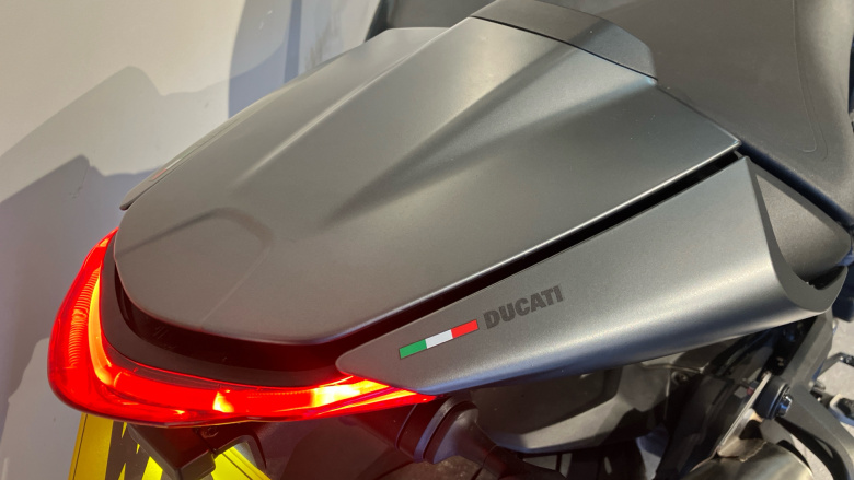 Ducati Monster Plus 937 Red (20MY)